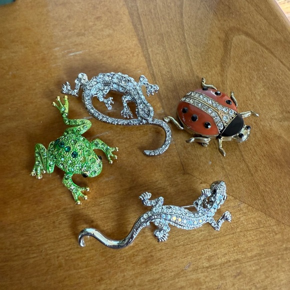 Colorful Animal Brooch Set - Picture 2 of 16